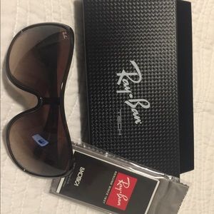 RAY BAN SUNGLASSES Brown